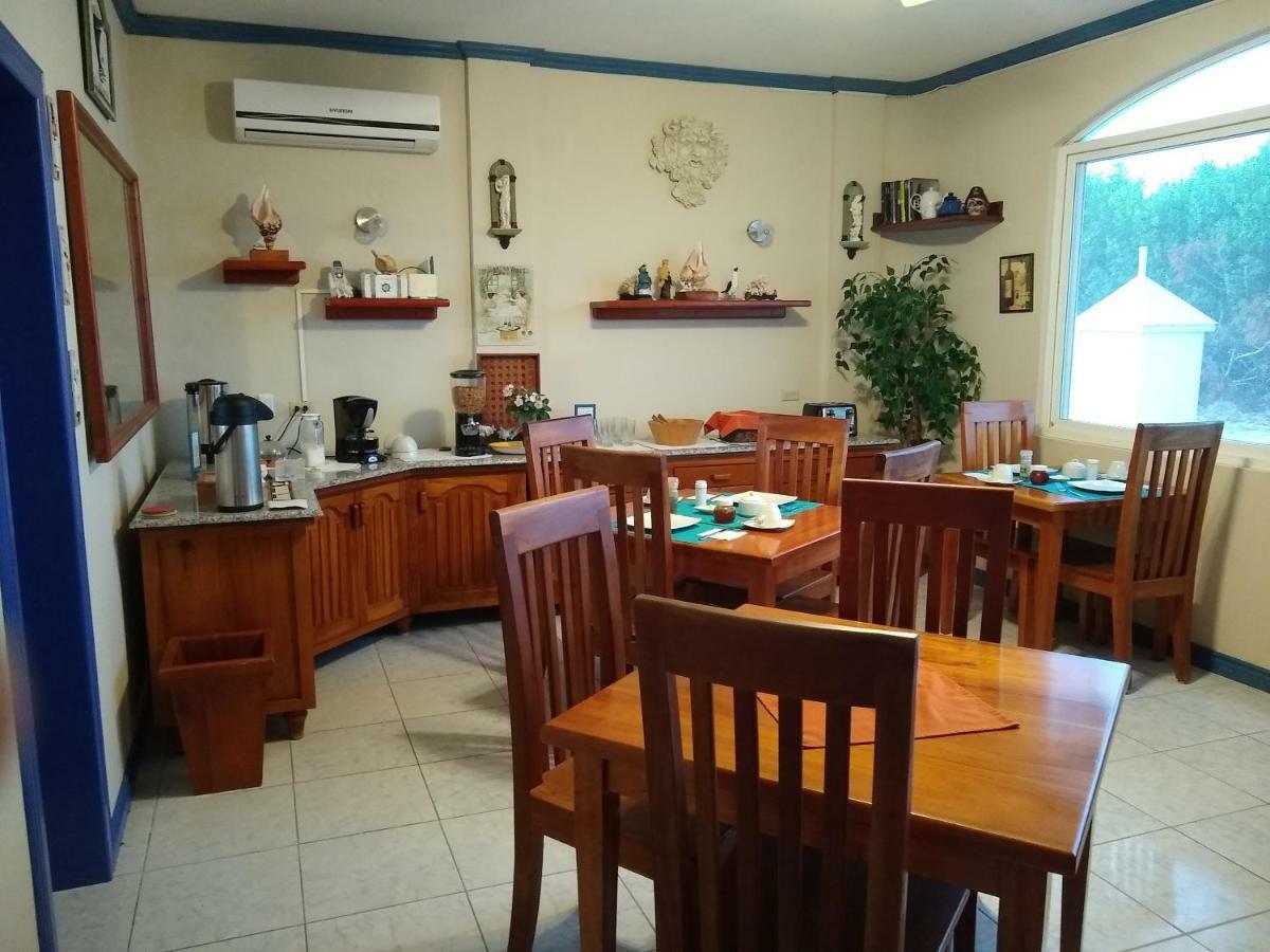 Drake Inn Puerto Villamil Eksteriør bilde
